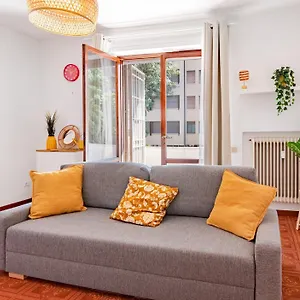 Lnd 1- 2 Camere, Parcheggio, Balconi, Vicino Al Centro